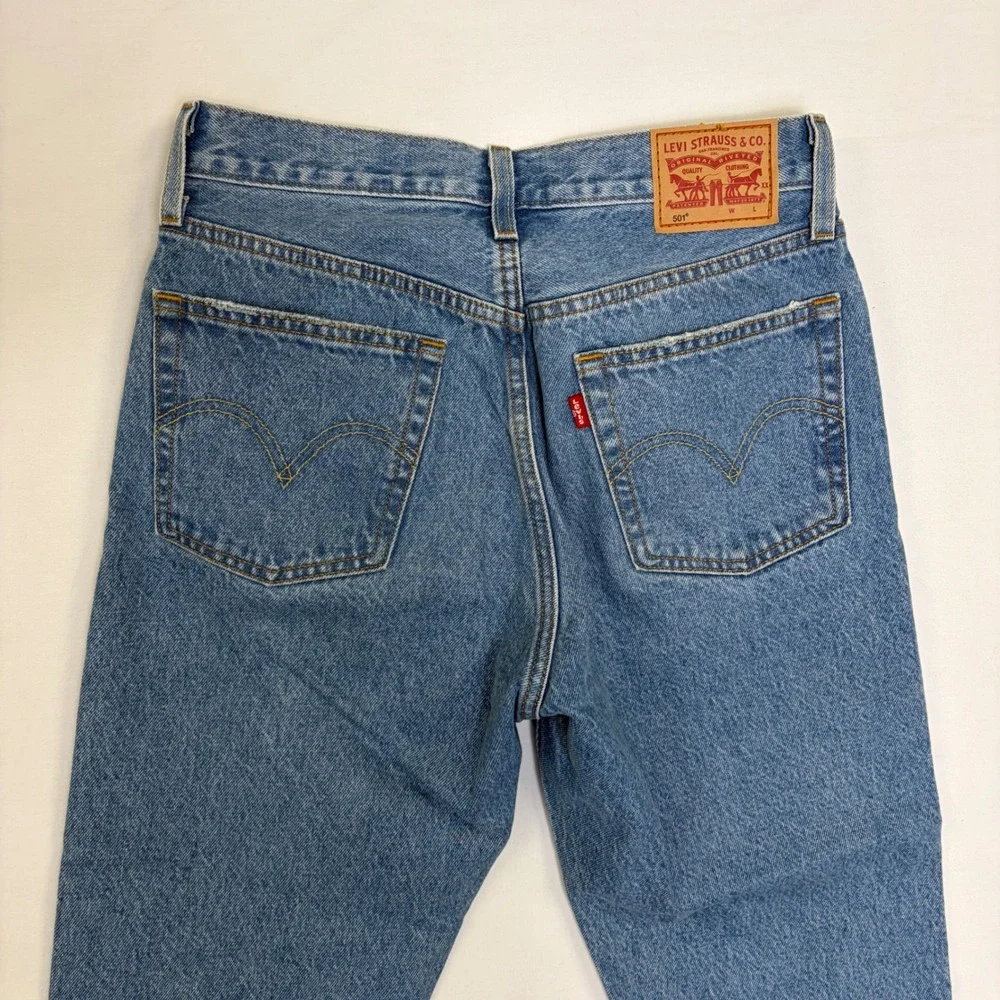 Levis 501 Original Cropped Jeans Womens 27 Medium Wash Blue Button Fly - Picture 10 of 11
